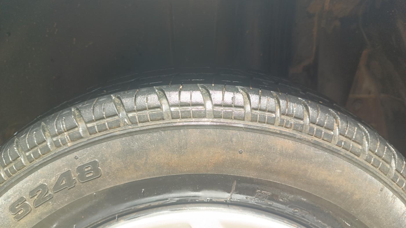 2017 Maruti Swift VXI, Petrol, Manual, 52,497 km, Left Rear Tyre Tread