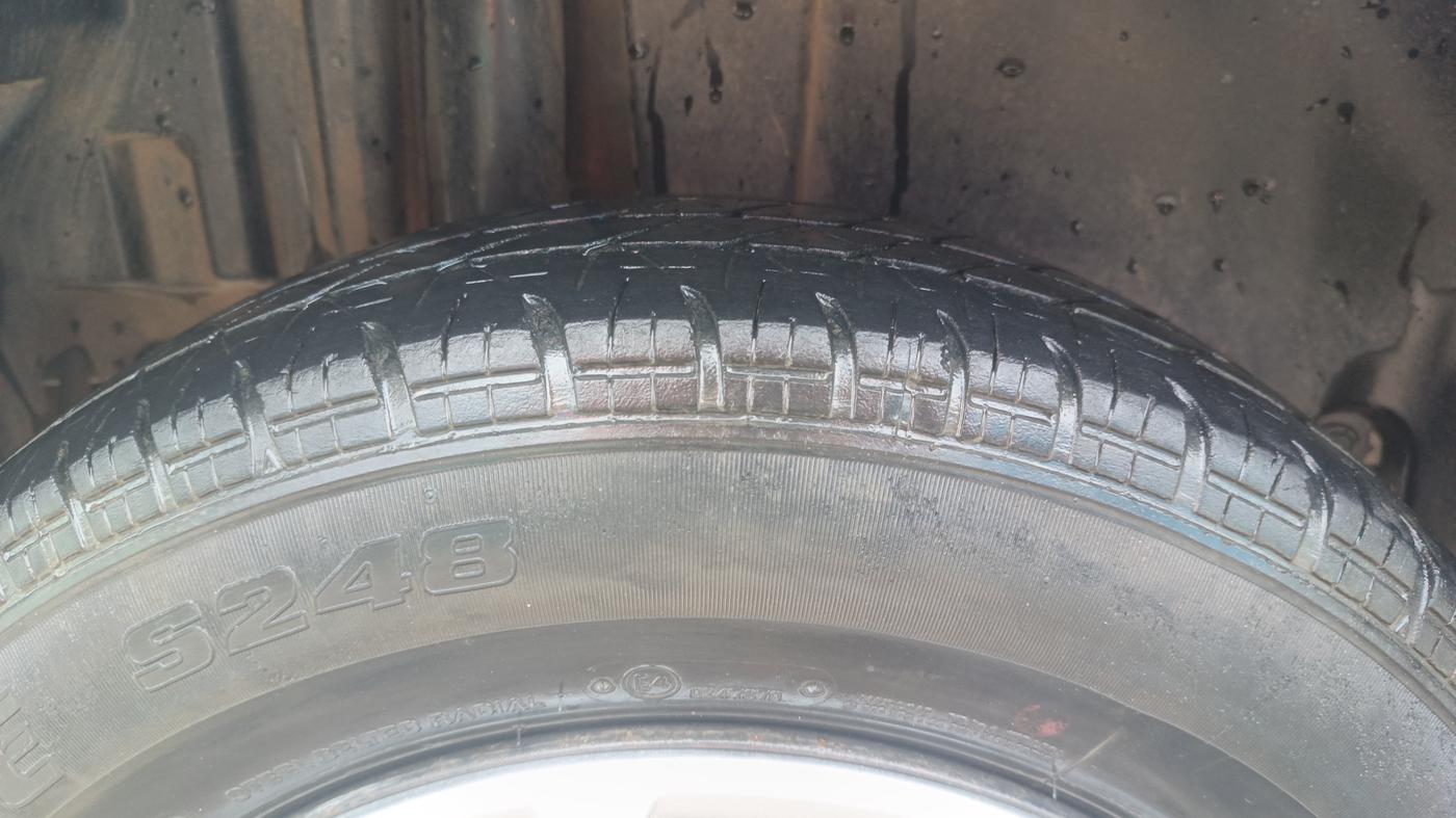 2017 Maruti Swift VXI, Petrol, Manual, 52,497 km, Right Rear Tyre Tread
