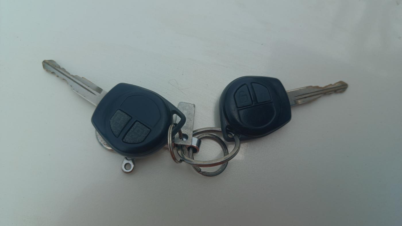2017 Maruti Swift VXI, Petrol, Manual, 52,497 km, Key Close Up