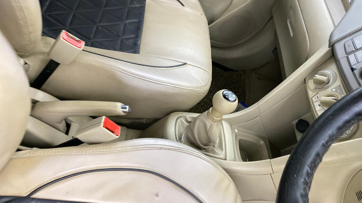 2014 Maruti Ertiga VXI CNG, CNG, Manual, 97,216 km, Gear Lever