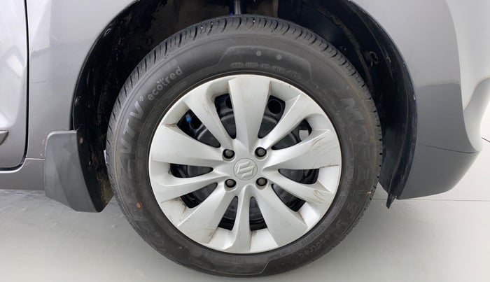 2016 Maruti Baleno DELTA PETROL 1.2, Petrol, Manual, 1,00,486 km, Right Front Wheel