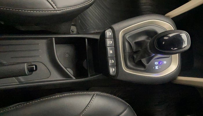 2022 Hyundai NEW SANTRO SPORTZ AMT, Petrol, Automatic, 26,580 km, Gear Lever