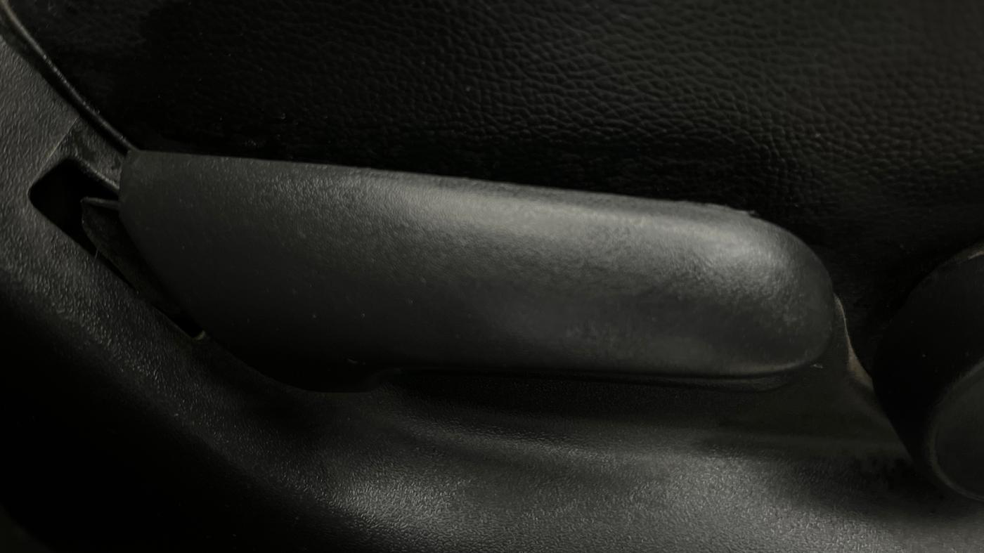 2022 Maruti BREZZA ZXI, Petrol, Manual, 43,949 km, Driver Side Adjustment Panel