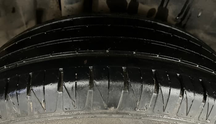 2022 Maruti BREZZA ZXI, Petrol, Manual, 43,949 km, Right Rear Tyre Tread