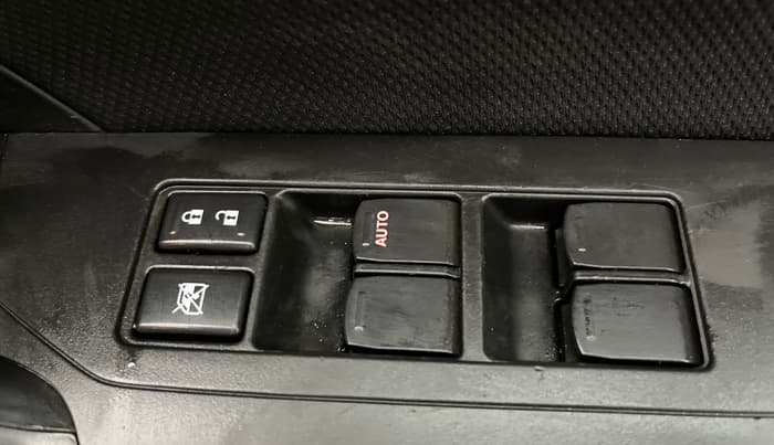 2022 Maruti BREZZA ZXI, Petrol, Manual, 43,949 km, Driver Side Door Panels Control