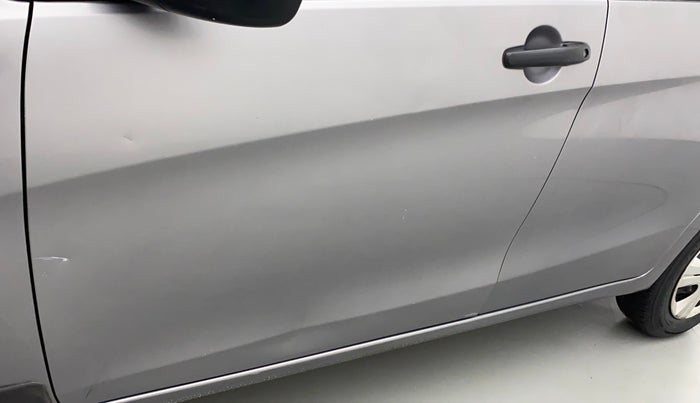 2016 Maruti Celerio VXI, Petrol, Manual, 50,674 km, Front passenger door - Slightly dented