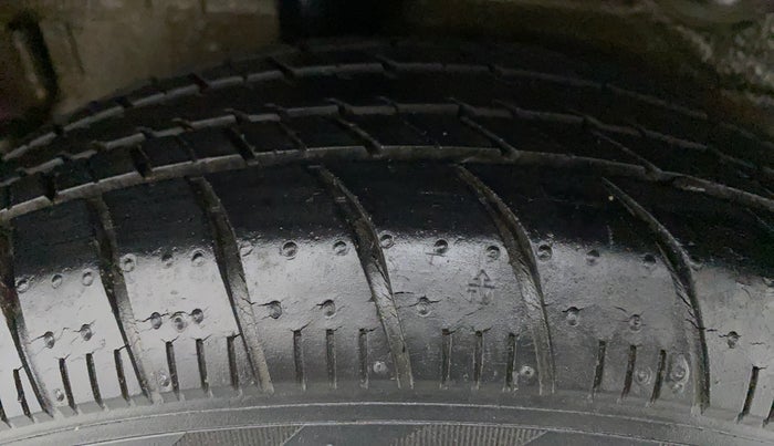 2016 Maruti Celerio VXI, Petrol, Manual, 50,674 km, Right Rear Tyre Tread