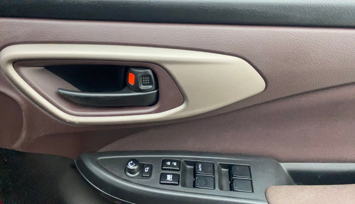 2024 Maruti FRONX DELTA PLUS 1.2L AGS, Petrol, Automatic, 8,453 km, Driver Side Door Panels Control