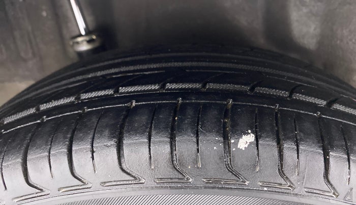 2016 Honda Brio S MT, Petrol, Manual, 54,659 km, Right Rear Tyre Tread
