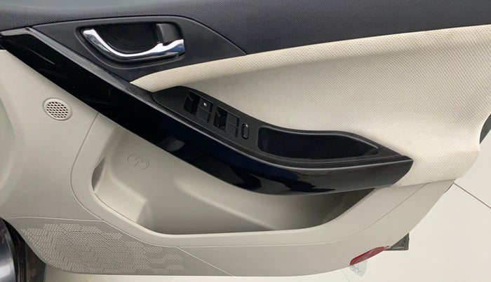 2021 Tata NEXON XZA PLUS (O) PETROL, Petrol, Automatic, 9,763 km, Driver Side Door Panels Control