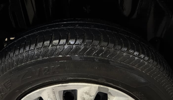 2015 Maruti Swift Dzire VXI, Petrol, Manual, 31,965 km, Left Front Tyre Tread