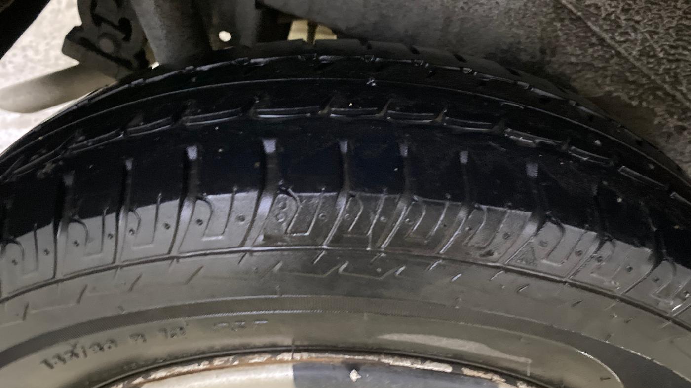 2015 Maruti Wagon R 1.0 LXI CNG, CNG, Manual, 85,882 km, Right Rear Tyre Tread