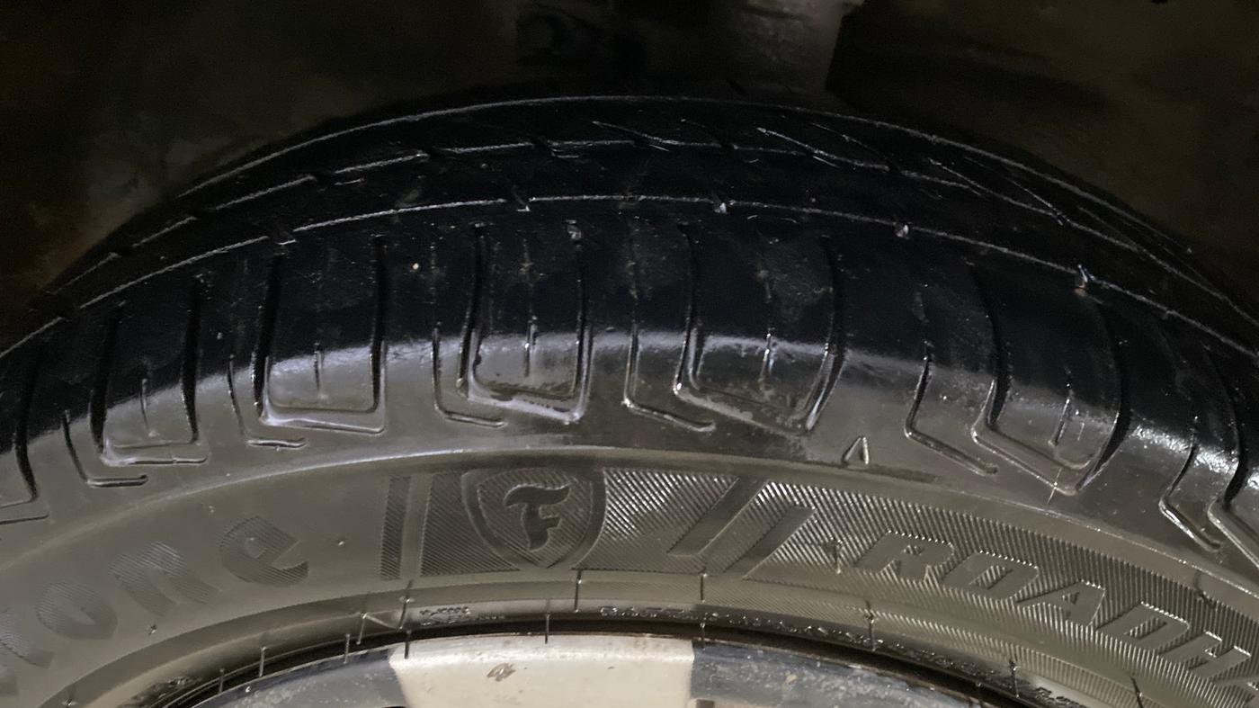 2015 Maruti Wagon R 1.0 LXI CNG, CNG, Manual, 85,882 km, Right Front Tyre Tread