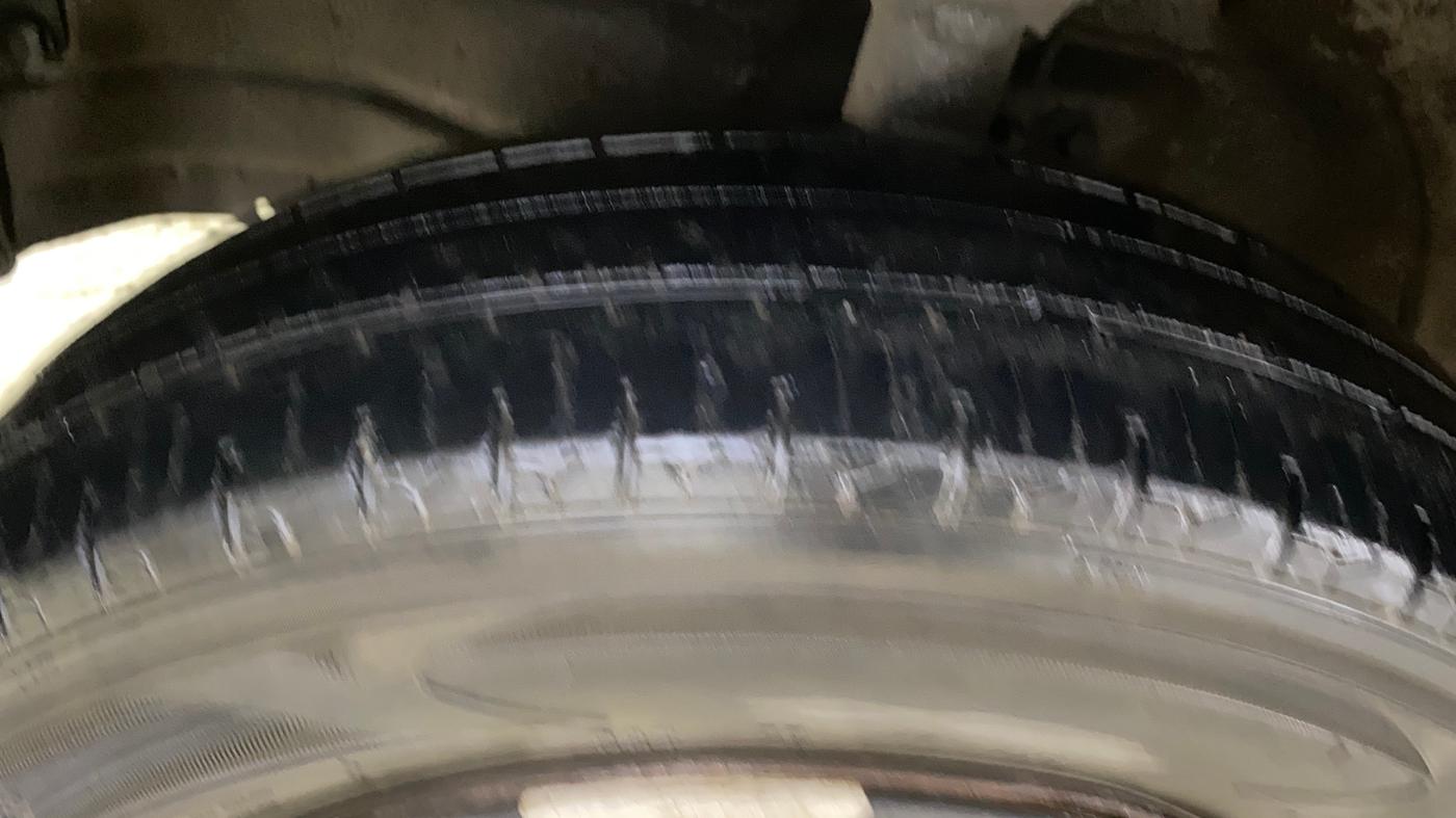 2015 Maruti Wagon R 1.0 LXI CNG, CNG, Manual, 85,882 km, Left Front Tyre Tread
