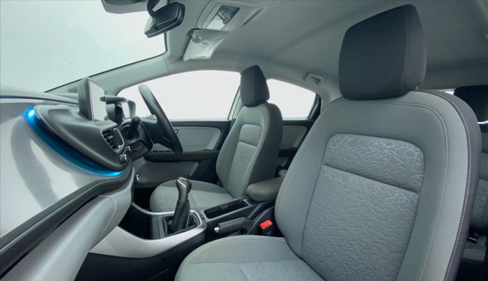 2020 Tata ALTROZ XZ 1.2, Petrol, Manual, 16,338 km, Right Side Front Door Cabin