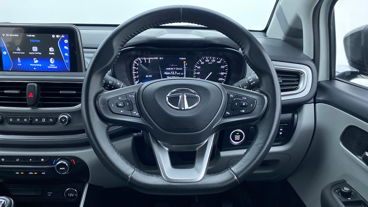 2020 Tata ALTROZ XZ 1.2, Petrol, Manual, 16,338 km, Steering Wheel Close Up