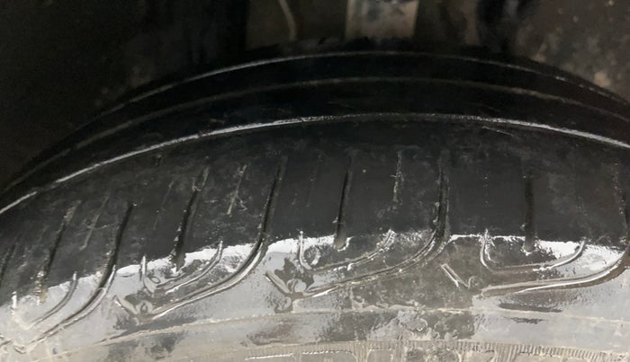 2023 Tata ALTROZ XM PLUS SUNROOF CNG, CNG, Manual, 33,529 km, Right Front Tyre Tread