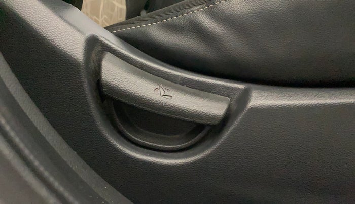 2015 Hyundai Grand i10 SPORTZ 1.2 KAPPA VTVT, Petrol, Manual, 1,22,610 km, Driver Side Adjustment Panel