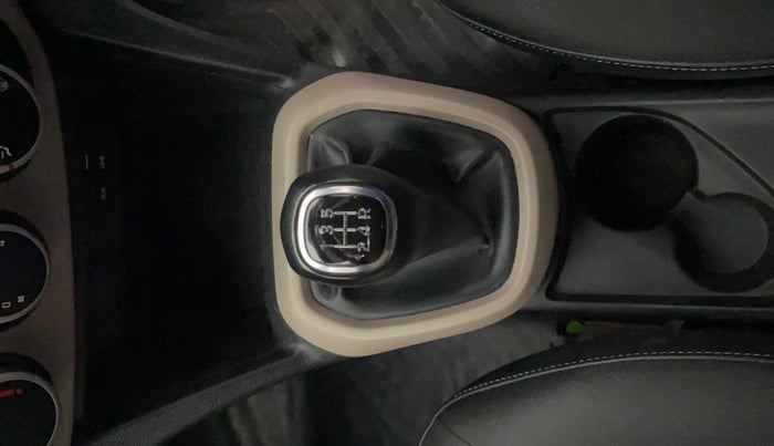 2015 Hyundai Grand i10 SPORTZ 1.2 KAPPA VTVT, Petrol, Manual, 1,22,610 km, Gear Lever