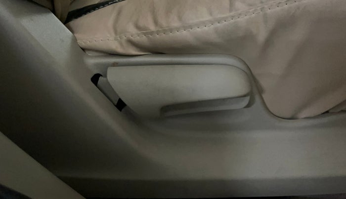 2015 Maruti Swift Dzire VXI, Petrol, Manual, 57,812 km, Driver Side Adjustment Panel