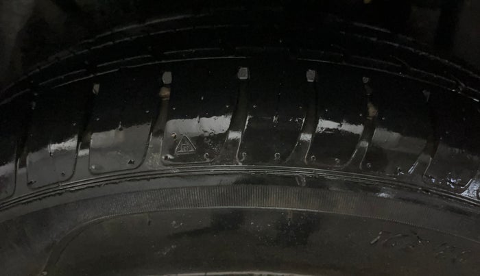 2015 Maruti Swift Dzire VXI, Petrol, Manual, 57,812 km, Left Rear Tyre Tread