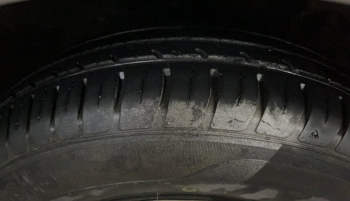 2015 Maruti Swift Dzire VXI, Petrol, Manual, 57,812 km, Right Front Tyre Tread