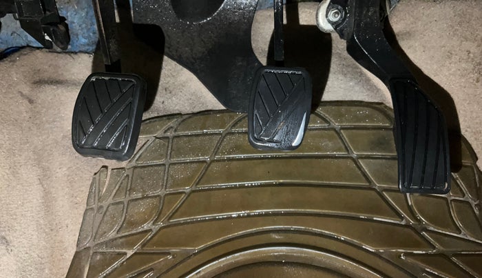 2015 Maruti Swift Dzire VXI, Petrol, Manual, 57,812 km, Pedals