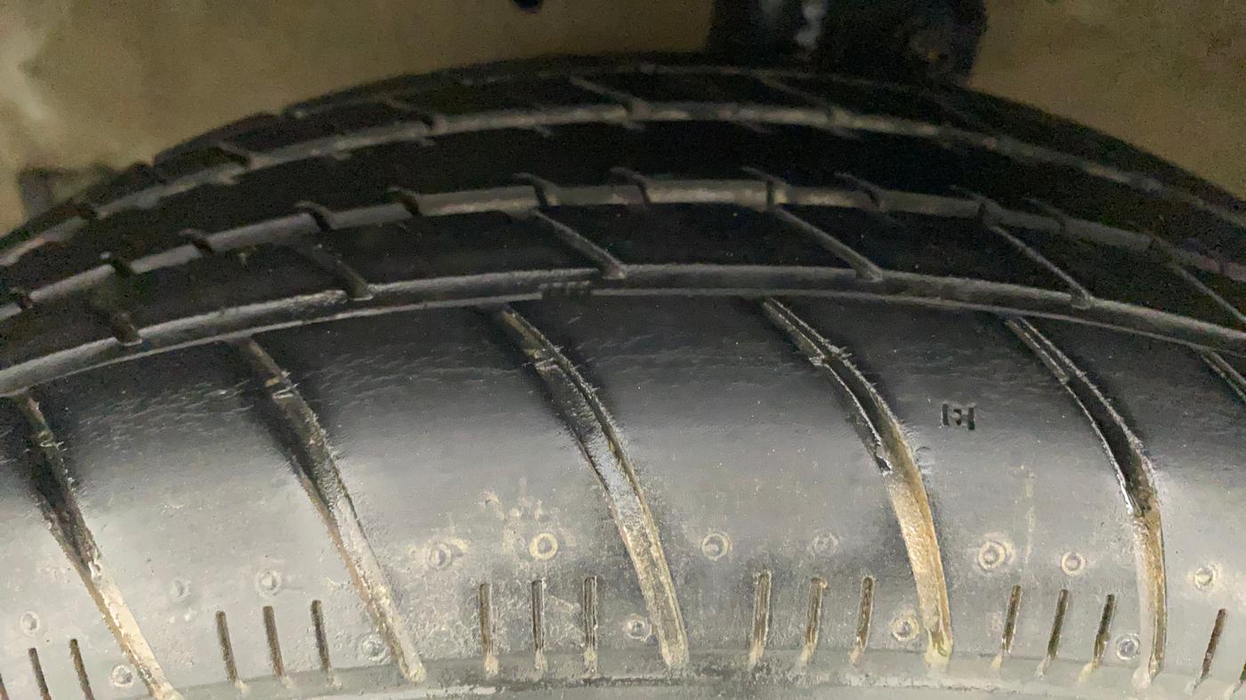 2016 Maruti Celerio ZXI AMT (O), Petrol, Automatic, 1,03,552 km, Left Front Tyre Tread