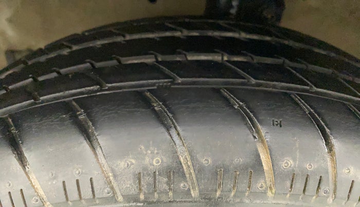 2016 Maruti Celerio ZXI AMT (O), Petrol, Automatic, 1,03,552 km, Left Front Tyre Tread