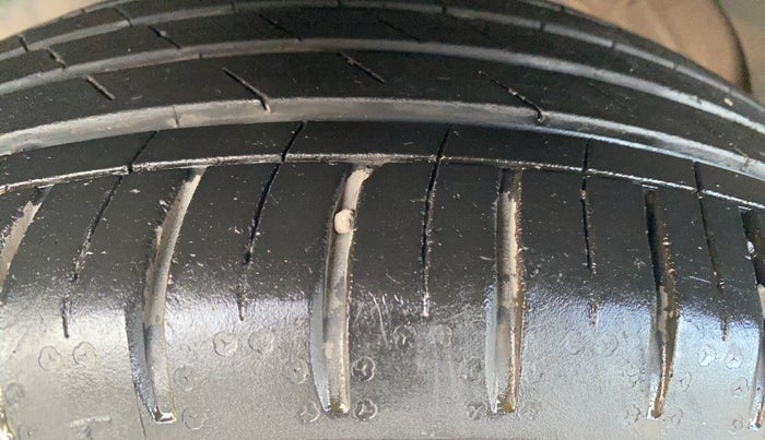 2021 MG HECTOR SHARP 1.5 DCT PETROL, Petrol, Automatic, 95,379 km, Left Front Tyre Tread