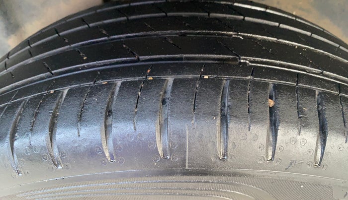 2021 MG HECTOR SHARP 1.5 DCT PETROL, Petrol, Automatic, 95,379 km, Right Rear Tyre Tread