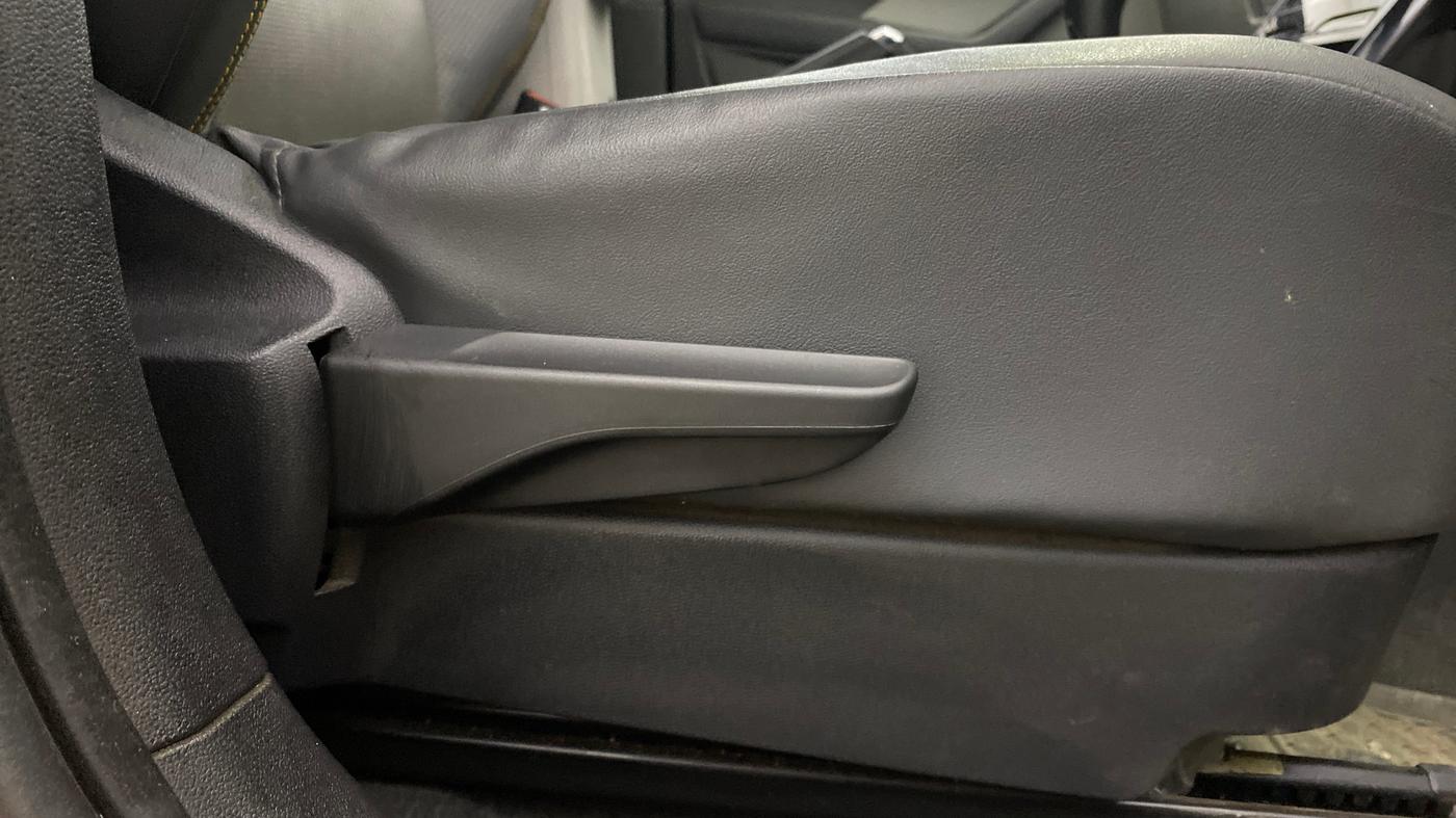 2022 Skoda KUSHAQ STYLE 1.0L TSI MT, Petrol, Manual, 35,345 km, Driver Side Adjustment Panel