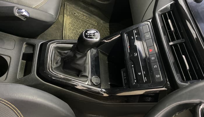 2022 Skoda KUSHAQ STYLE 1.0L TSI MT, Petrol, Manual, 35,345 km, Gear Lever