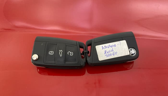 2022 Skoda KUSHAQ STYLE 1.0L TSI MT, Petrol, Manual, 35,345 km, Key Close Up