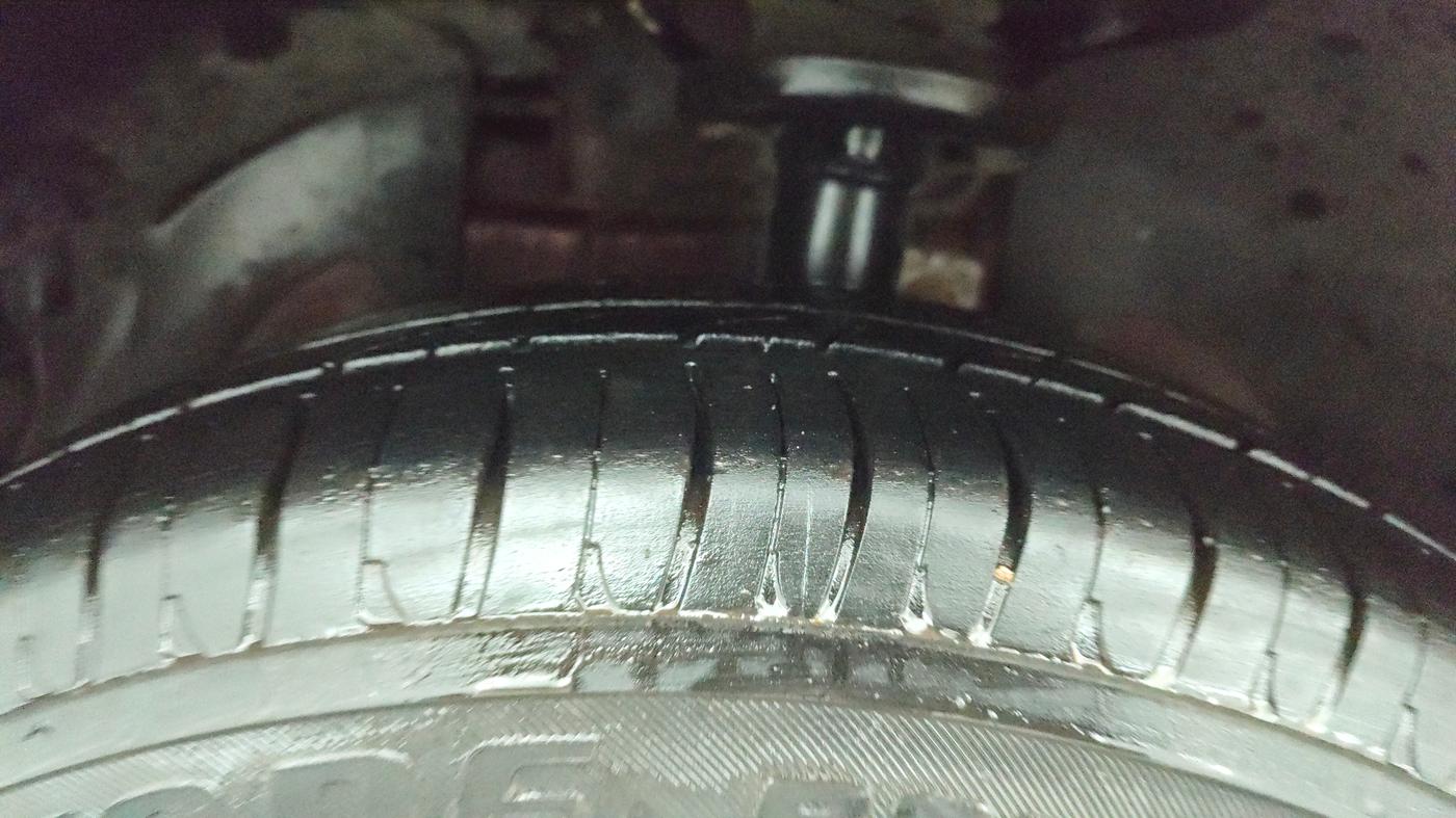 2014 Ford Classic 1.6 DURATEC TITANIUM, Petrol, Manual, 98,404 km, Left Front Tyre Tread