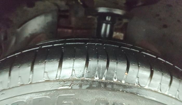 2014 Ford Classic 1.6 DURATEC TITANIUM, Petrol, Manual, 98,404 km, Left Front Tyre Tread