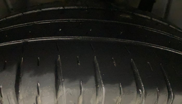 2021 Maruti Ertiga VXI AT SHVS, Petrol, Automatic, 52,323 km, Left Rear Tyre Tread