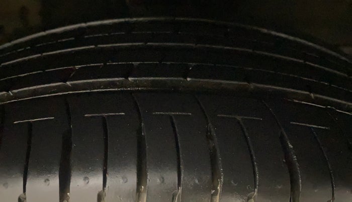 2021 Maruti Ertiga VXI AT SHVS, Petrol, Automatic, 52,323 km, Right Front Tyre Tread