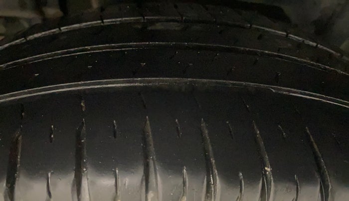 2021 Maruti Ertiga VXI AT SHVS, Petrol, Automatic, 52,323 km, Right Rear Tyre Tread