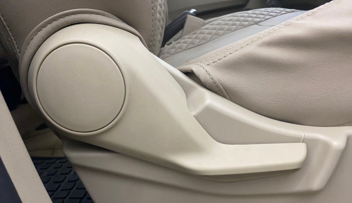 2021 Maruti Ertiga VXI AT SHVS, Petrol, Automatic, 52,323 km, Driver Side Adjustment Panel