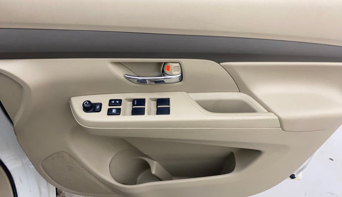 2021 Maruti Ertiga VXI AT SHVS, Petrol, Automatic, 52,323 km, Driver Side Door Panels Control