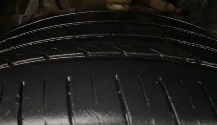 2023 Tata NEXON FEARLESS + S P MT, Petrol, Manual, 21,169 km, Right Front Tyre Tread