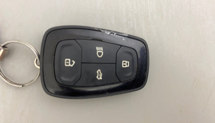 2023 Tata NEXON FEARLESS + S P MT, Petrol, Manual, 21,169 km, Key Close Up