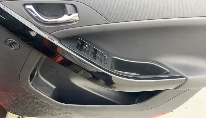 2023 Tata NEXON FEARLESS + S P MT, Petrol, Manual, 21,169 km, Driver Side Door Panels Control