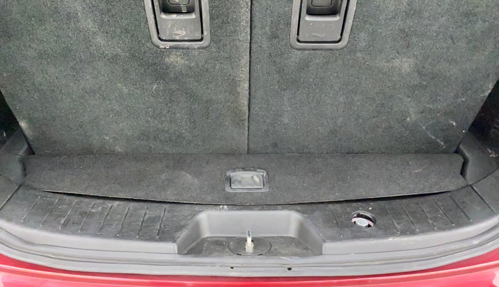 2019 Mahindra XUV500 W11(O), Diesel, Manual, 19,327 km, Boot Inside