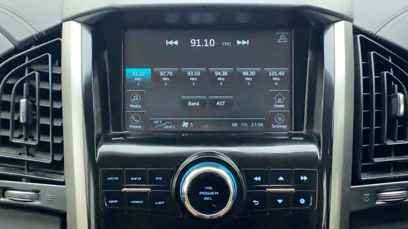 2019 Mahindra XUV500 W11(O), Diesel, Manual, 19,327 km, Infotainment System