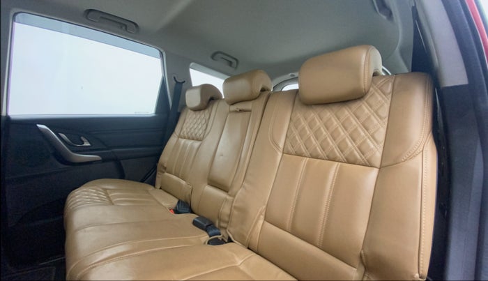 2019 Mahindra XUV500 W11(O), Diesel, Manual, 19,327 km, Right Side Rear Door Cabin