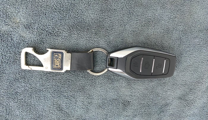 2019 Mahindra XUV500 W11(O), Diesel, Manual, 19,327 km, Key Close Up