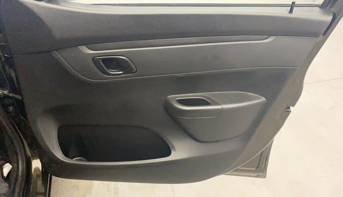 2017 Renault Kwid RXT 1.0, Petrol, Manual, 78,833 km, Driver Side Door Panels Control