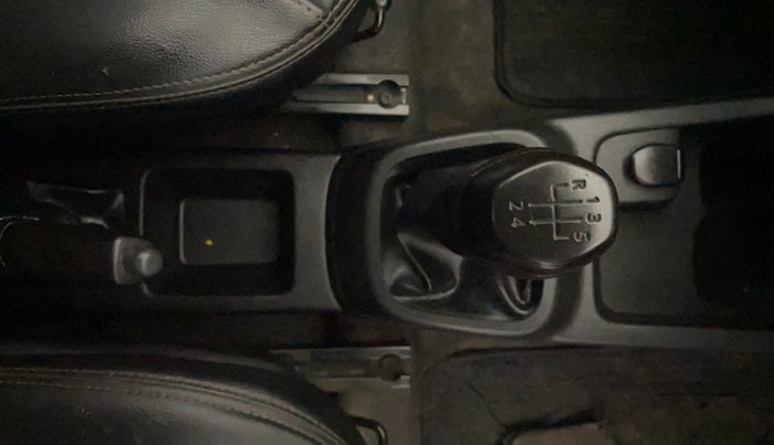 2017 Renault Kwid RXT 1.0, Petrol, Manual, 78,833 km, Gear Lever